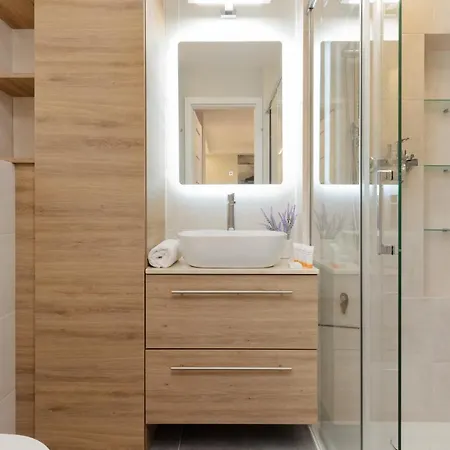 Apartment Centre Srebrna By Renters Warsaw