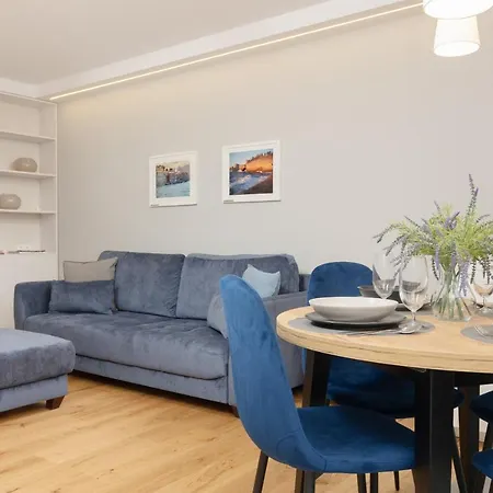 Apartment Centre Srebrna By Renters Warsaw